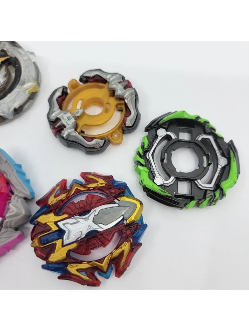 BEYBLADE Takara Tomy Huge Bulk Lot of 32 Pieces Metal